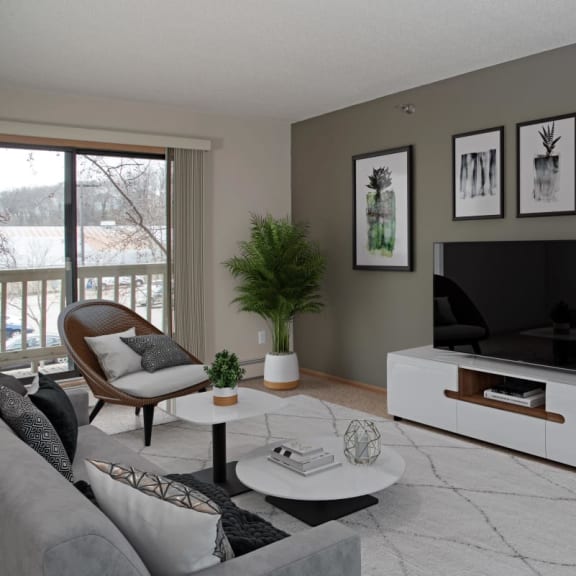 Training Woodridge Apartments in Rochester, MN